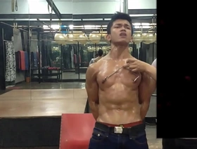 同性恋Twinks在业余视频中体验BDSM和束缚 chinese gay asian porn