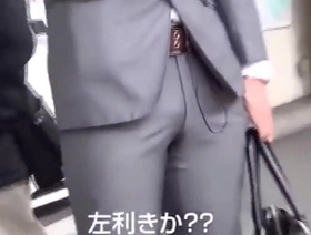 亚洲业余同性恋穿着西装的男人从事亲密活动 hot asia gay porn