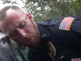 同性恋警察在日本与年长的男人进行粗暴性行为 japan onsen gay porn