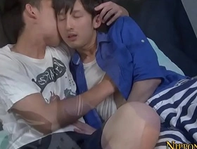 日本男孩得到打手枪和射精 gay indonesia hot porn