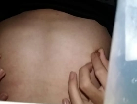 同性恋越南业余爱好者在自制视频中获得了打手枪和口交 one hot summer gay porn