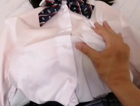 年轻人在舒适的卧室里喜欢与他那丰满的女友进行性感按摩和亲密性爱 chinese gay porn tube