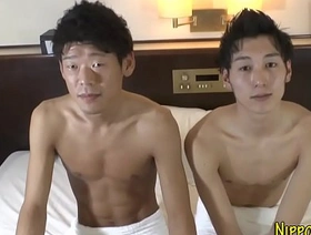 业余同性恋口交和高清手淫 hot chest gay porn