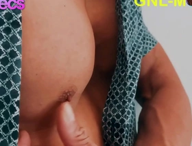 乳头玩耍和边缘的肌肉崇拜亚洲男人 taiwan gay solo porn