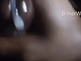 肌肉发达的黑人在观看亚洲色情时用油自慰 hot bear gay porn