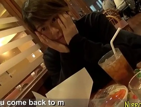 年轻的亚洲家伙在相机上快乐 hot gay porn young