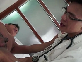 亚洲Twink进行了医学检查，还有更多 onlyfans hot gay porn