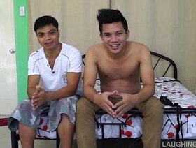 Rolly的敏感脚和腋窝是此挠痒痒和卡明的重点 hot stepdad porn gay