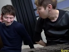 亚洲twinks与涉及内衣进行热情的同性恋性爱 young chinese boy gay porn