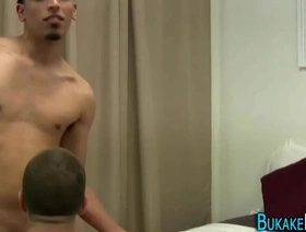 亚洲青少年twink经历三人组的强烈乐趣 hot muscular guys gay porn