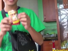 有恋物癖的年轻人从事口交和肛交 hot 3d gay porn