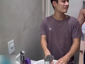 同性恋业余享受巴西Twink惊喜 asia bear gay porn