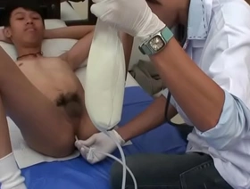 Twink与HD的医生一起身体 japan scat gay porn