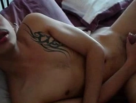 泰国同性恋twink的凯（Kai）愉悦他的亚洲成员 gay hot massage porn