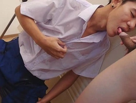 同性恋亚洲人在一个热气腾腾的无鞍场景中脱颖而出 gay japan wrestling porn