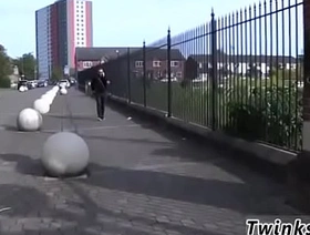 同性恋男孩拍卖的身体为野性狂欢 gay porn japan daddy