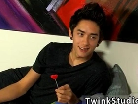 亚洲Twink Alex Todd和老年男子的同性恋色情视频 chinese teens gay porn