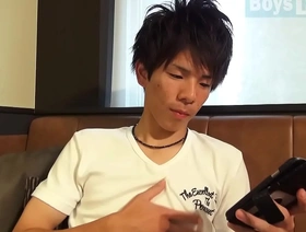 日本男子第一次在相机上道歉，同时取悦自己 japan wrestling gay porn