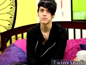 Twink Studios在热的同性恋性爱场景中展示了Jae Landen gay porn comic hot