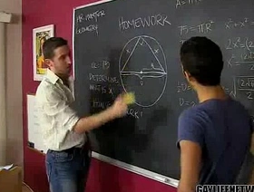 库珀在一场热气腾腾的相遇中屈服于亨特 chinese boys gay porn