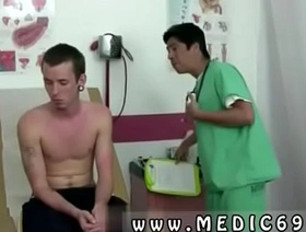 同性恋Twink从女医生那里进行感官身体检查 chinese edging gay porn