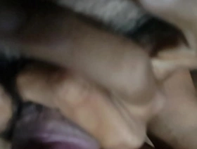 同性恋越南男人向他的主导伴侣提交 chinese dick gay porn