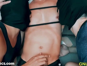 两个亚洲男孩沉迷于乳头上的肌肉伴侣 malaysia gay interracial chub porn