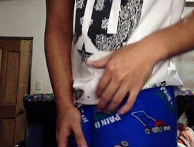 年轻的亚洲乔克的独奏表演 china boy gay porn