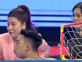 可爱的越南家伙给口交 thailand gay porn actor